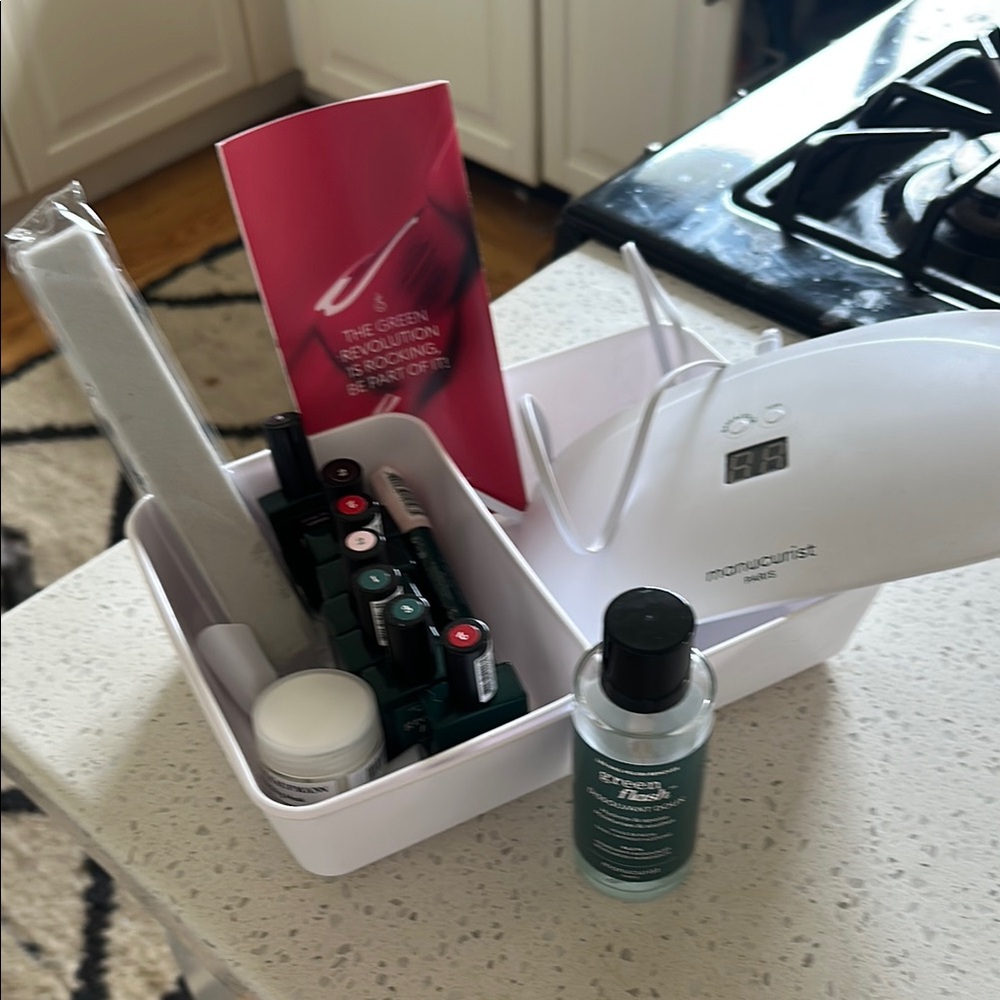 Manicurist Nail Kit - White